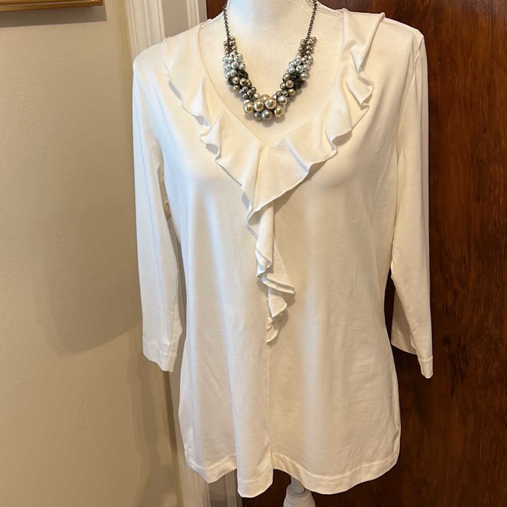 Eddie Bauer V-neck ruffle 3/4 sleeve top cream / winter white. - Picture 2 of 8